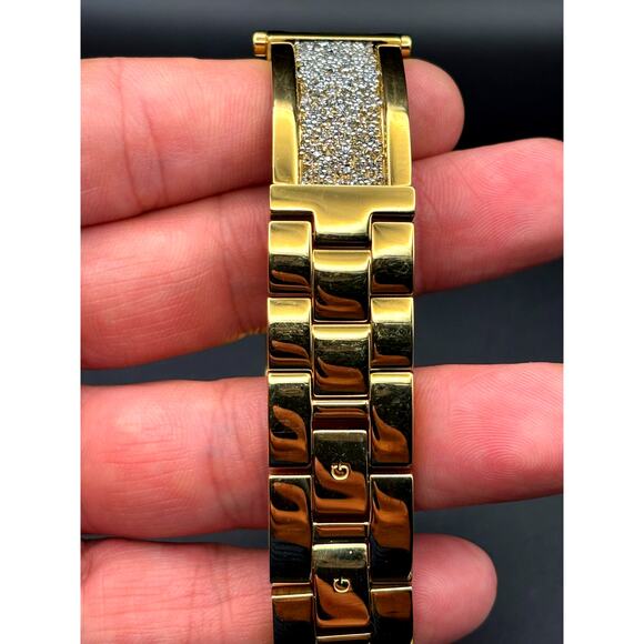 Guess Aurora Women\'s Gold-Tone Stainless Steel & Zwarovski Crystals Bangle Watch main image 15